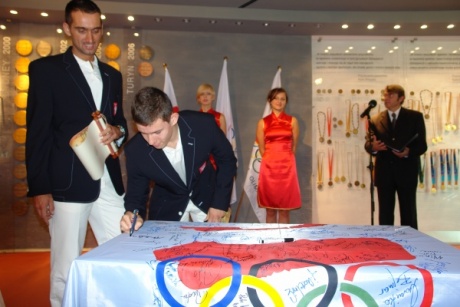 Ślubowanie kolarzy torowych przed wyjazdem na Igrzyska XXIX Olimpiady