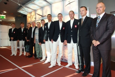 Ślubowanie kolarzy torowych przed wyjazdem na Igrzyska XXIX Olimpiady